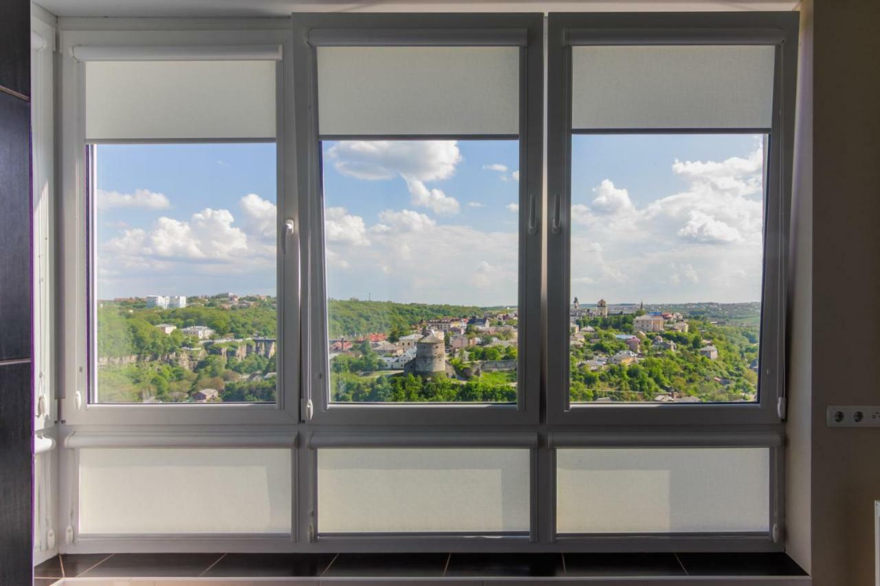 Rooms With Fortetsya View 2 Kamianets Podilskyi Bagian luar foto