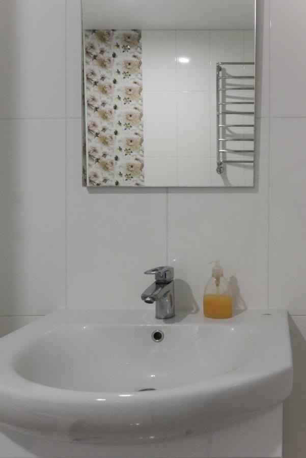 Rooms With Fortetsya View 2 Kamianets Podilskyi Bagian luar foto
